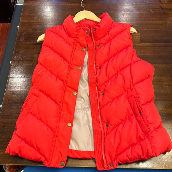 Women’s red Gap bomber vest size medium - Picture 1 of 5